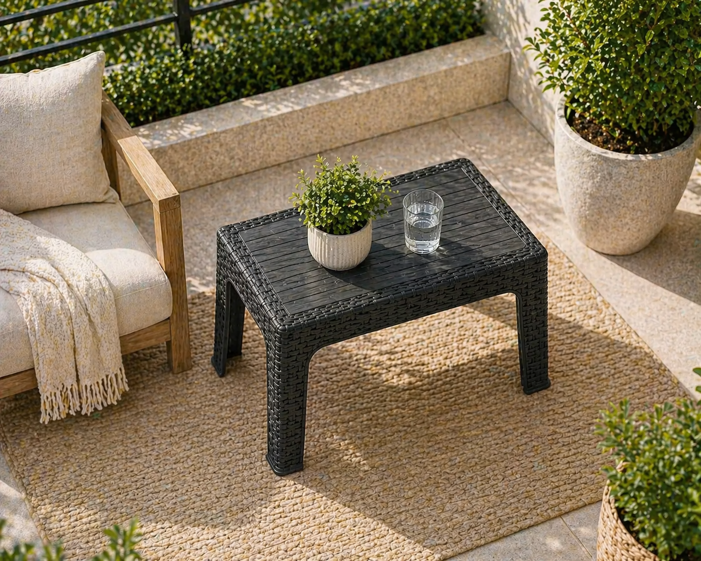 Gata Coffee Table