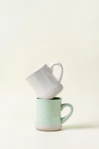 Elegant Sandstone Mug - Green/White, Durable & Stylish
