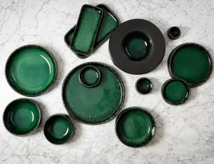 Round Black and Green Dinner Plate, Stoneware, 27 cm Modern Tableware