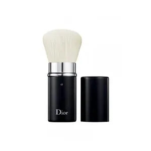 Backstage Kabuki Brush 17