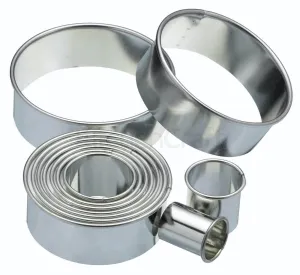Kitchencraft Eleven Round Plain Pastry Cutters With Metal Storage Tin